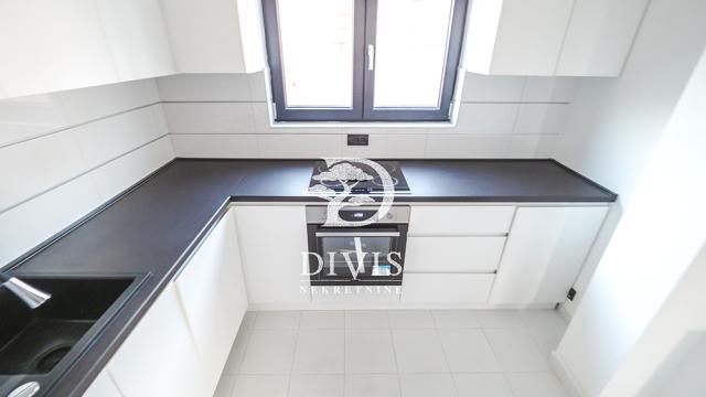 Stan, Trosoban, Izdavanje, 84m2, Kuršumlijska