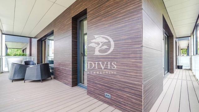 Stan, četvorosoban, Izdavanje, 234m2, Serdar Jola