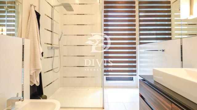 Stan, četvorosoban, Izdavanje, 234m2, Serdar Jola