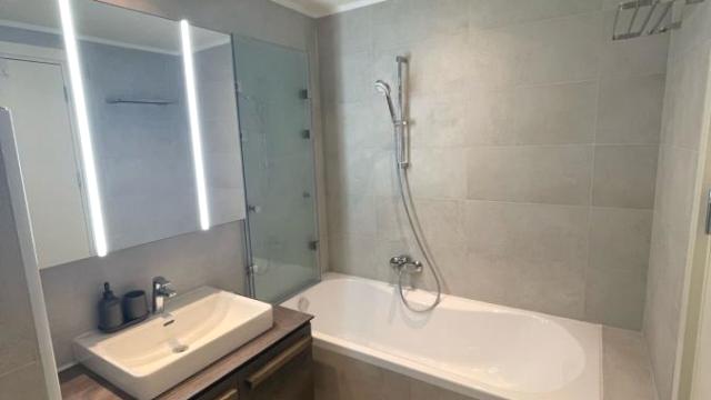 Stan, Trosoban, Izdavanje, 83m2, Beograd na vodi, Savski venac, Hercegovačka