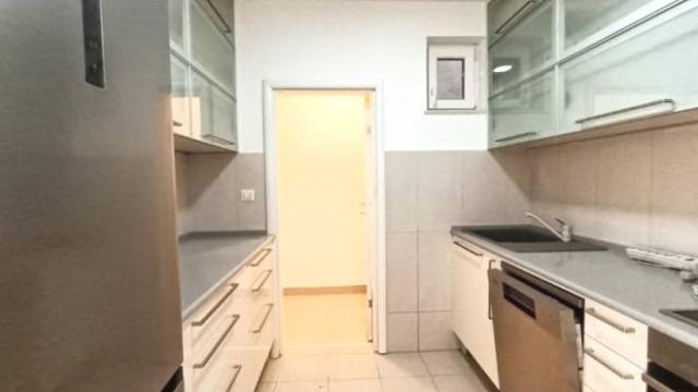 Stan, Trosoban, Izdavanje, 88m2, Bokeljska