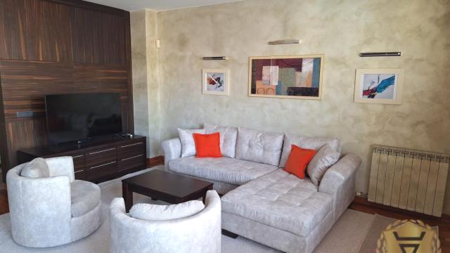 Stan, Trosoban, Izdavanje, 90m2, Hram svetog Save, Vračar, Patrijarha Varnave