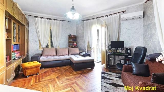 Stan, Petosoban, Prodaja, 136m2, Hram svetog Save, Vračar, Lamartinova