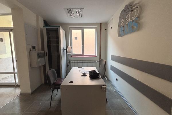 izdavanje, poslovni-prostor,
beograd, 991676, trosoban-ugrinovacka