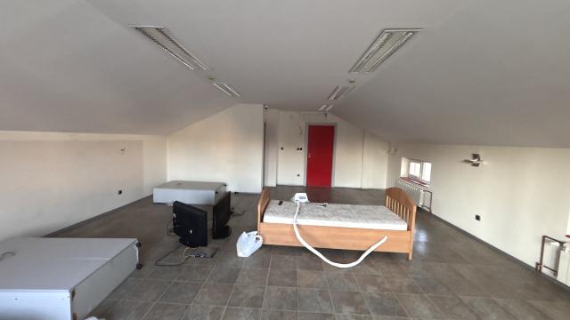 Poslovni prostor, Trosoban, Izdavanje, 360m2, Ugrinovačka