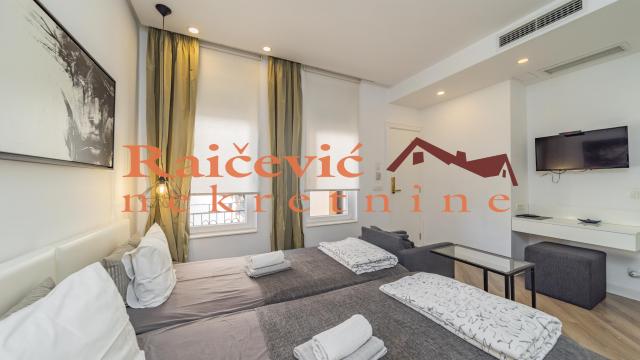 Stan, Trosoban, Prodaja, 73m2, Centar, Stari grad, Cika Ljubina