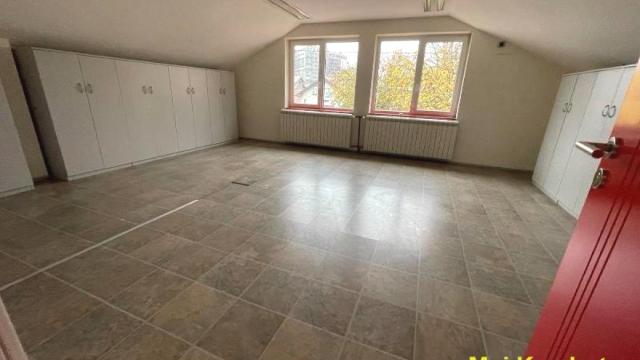 Poslovni prostor, Izdavanje, 356m2, Gornji grad, Zemun, Ugrinovačka