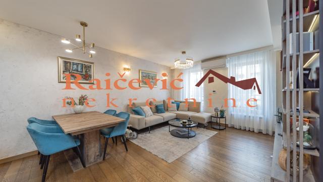 Stan, četvorosoban, Prodaja, 115m2, SC Vračar, Vračar, Juzni bulevar