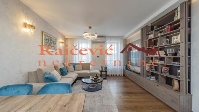Stan, četvorosoban, Prodaja, 115m2, SC Vračar, Vračar, Juzni bulevar