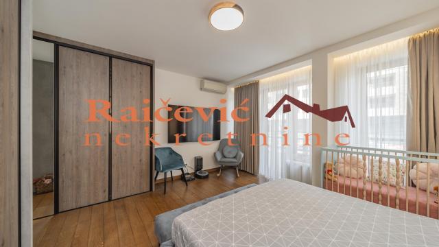 Stan, četvorosoban, Prodaja, 115m2, SC Vračar, Vračar, Juzni bulevar