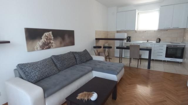 Stan, Dvoiposoban, Izdavanje, 56m2, Djeram pijaca, Zvezdara, Kajmakčalanska