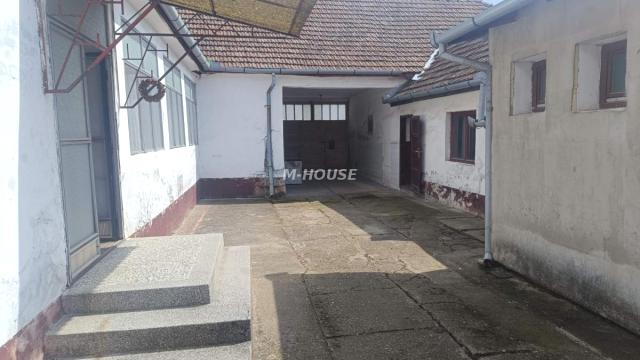 Kuća, četvorosoban, Prodaja, 573m2, Selenča, Gradska lokacija, Sombor