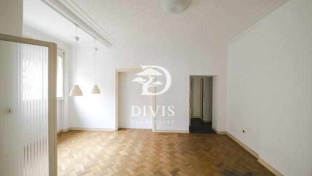 Stan, četvorosoban, Prodaja, 111m2, Kralja Vuašina