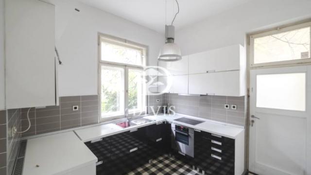 Stan, četvorosoban, Prodaja, 111m2, Kralja Vuašina