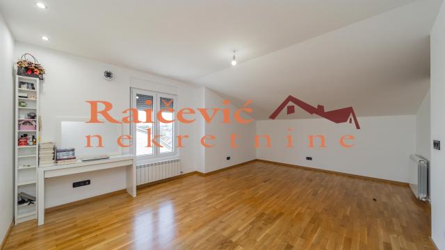 Stan, četvorosoban, Prodaja, 132m2, Voždovac, Gligorija Vozarevica