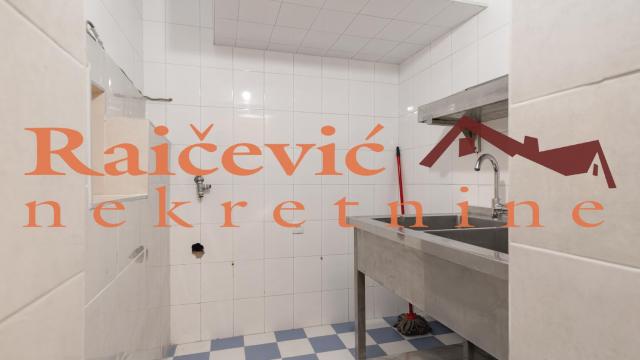 Poslovni prostor, Trosoban, Prodaja, 210m2, Centar, Stari grad, Djure Danicica