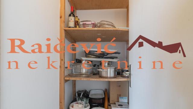 Stan, četvorosoban, Prodaja, 63m2, Bežanijska kosa 1, Novi Beograd, Ljubinke Bobic