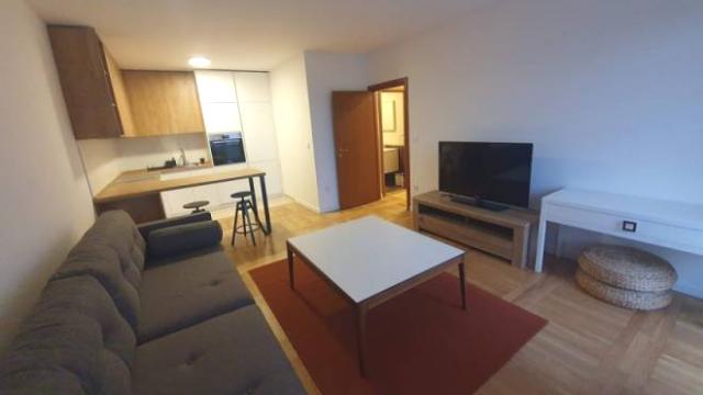 Stan, Dvosoban, Izdavanje, 52m2, Držićeva