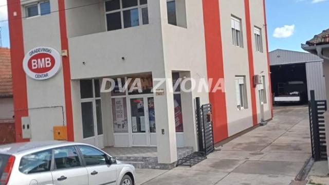 Poslovni prostor, Trosoban, Izdavanje, 480m2, Širi centar, Gradska lokacija, Temerin