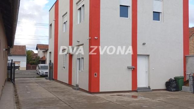 Poslovni prostor, Trosoban, Izdavanje, 480m2, Širi centar, Gradska lokacija, Temerin