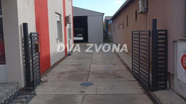 Poslovni prostor, Trosoban, Izdavanje, 480m2, Širi centar, Gradska lokacija, Temerin