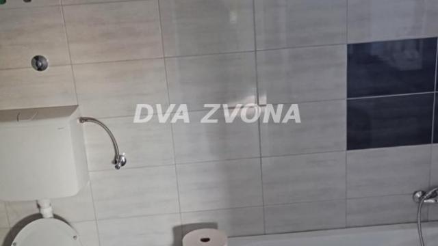 Poslovni prostor, Trosoban, Izdavanje, 480m2, Širi centar, Gradska lokacija, Temerin