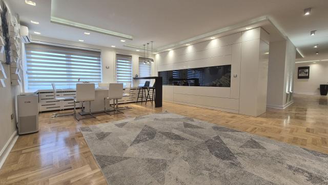 Stan, četvorosoban, Izdavanje, 144m2, Gospodar Jovanova