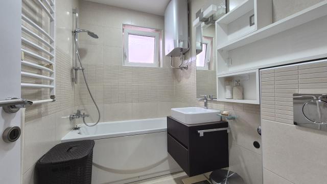 Stan, četvorosoban, Izdavanje, 144m2, Gospodar Jovanova