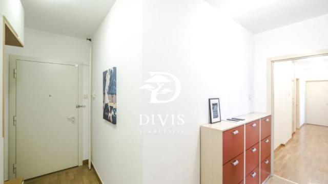 Stan, četvorosoban, Izdavanje, 110m2, Požarevačka