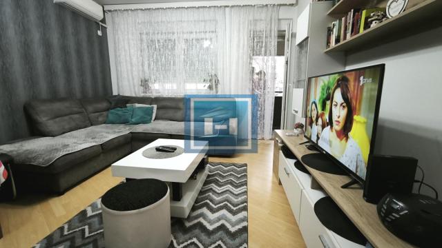 Stan, Trosoban, Prodaja, 57m2, Gradska lokacija, Ćuprija