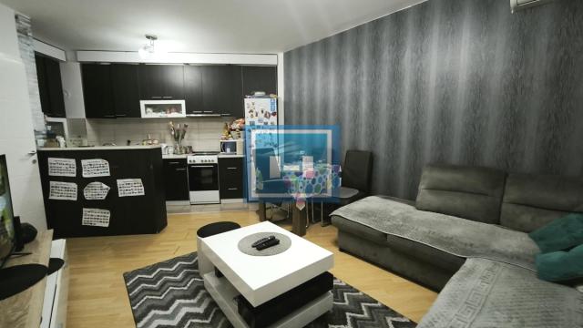 Stan, Trosoban, Prodaja, 57m2, Gradska lokacija, Ćuprija