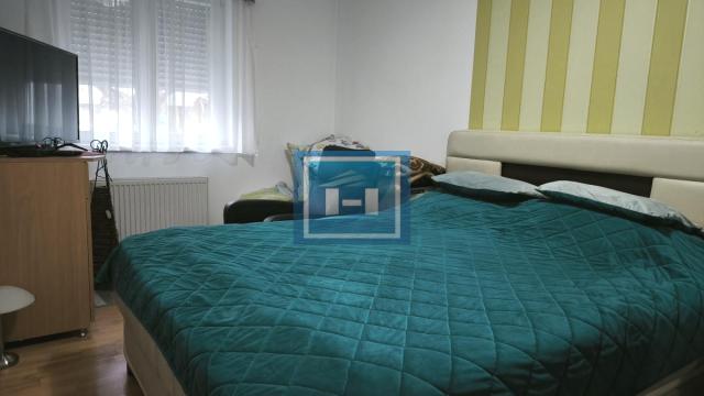 Stan, Trosoban, Prodaja, 57m2, Gradska lokacija, Ćuprija