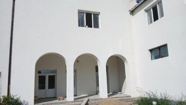 Poslovni prostor, Petosoban i veći, Prodaja, 2500m2, Titel