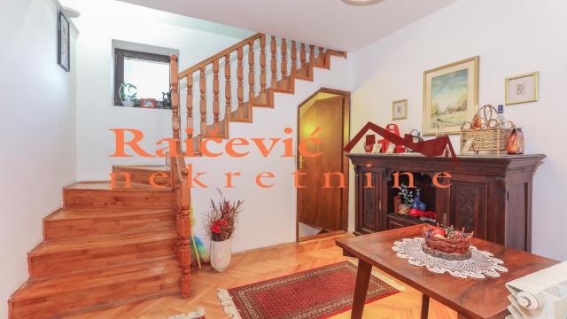 Kuća, Prodaja, 370m2, Avala, Sopot, Pilota Rajka Cvetica