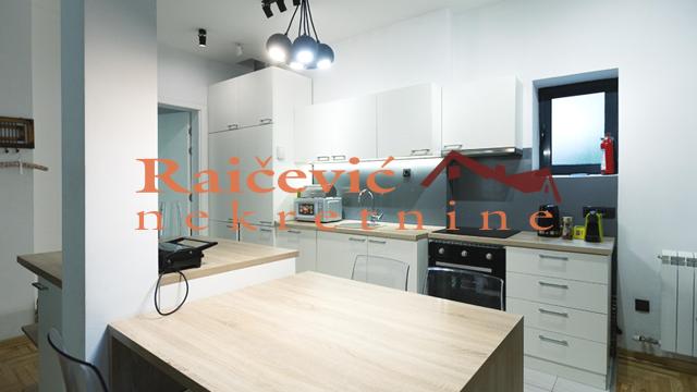 Kuća, Petosoban, Prodaja, 204m2, Stari grad, Studentski trg