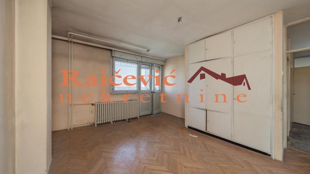 Stan, četvorosoban, Prodaja, 105m2, Blok 37, Novi Beograd, Bulevar Arsenija Carnojevica