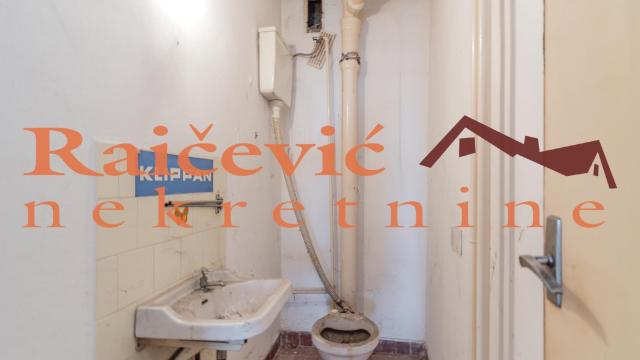 Stan, četvorosoban, Prodaja, 105m2, Blok 37, Novi Beograd, Bulevar Arsenija Carnojevica