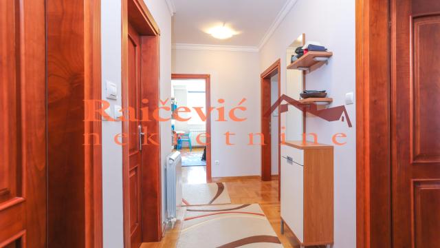 Stan, četvorosoban, Prodaja, 86m2, Voždovac, Vozdovacka crkva