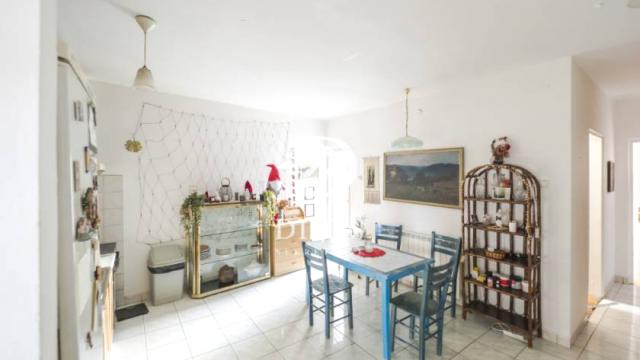 Stan, Troiposoban, Prodaja, 99m2, Kralja Petra