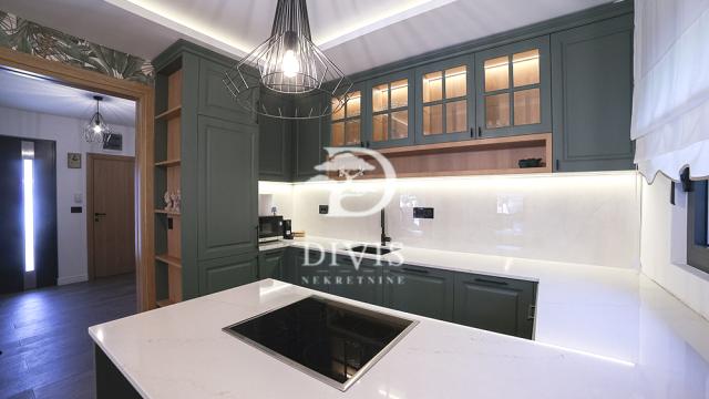 Kuća, četvoroiposoban, Prodaja, 209m2, Grocka