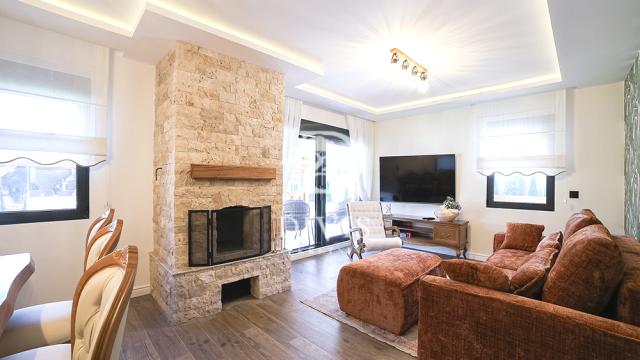 Kuća, četvoroiposoban, Prodaja, 209m2, Grocka