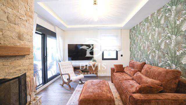 Kuća, četvoroiposoban, Prodaja, 209m2, Grocka