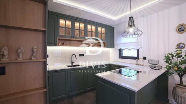 Kuća, četvoroiposoban, Prodaja, 209m2, Grocka