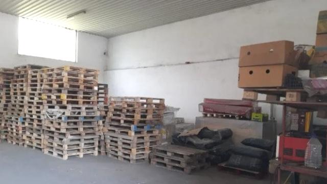 Poslovni prostor, Petosoban i veći, Prodaja, 570m2, Radiofar, Surčin, Radiofar