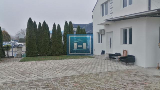 Poslovni prostor, Izdavanje, 268m2, Sarina Medja, Gradska lokacija, Jagodina