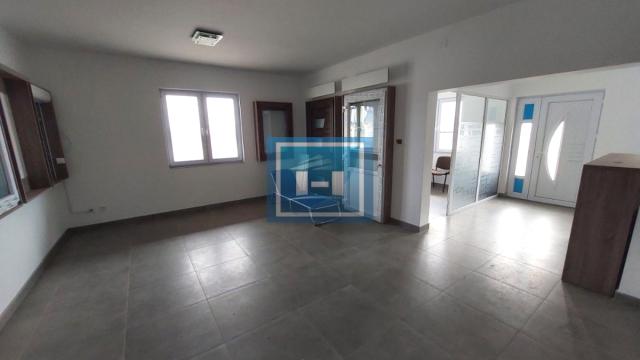 Poslovni prostor, Izdavanje, 268m2, Sarina Medja, Gradska lokacija, Jagodina