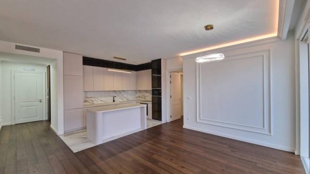 Stan, Petosoban, Izdavanje, 147m2, Beogradska