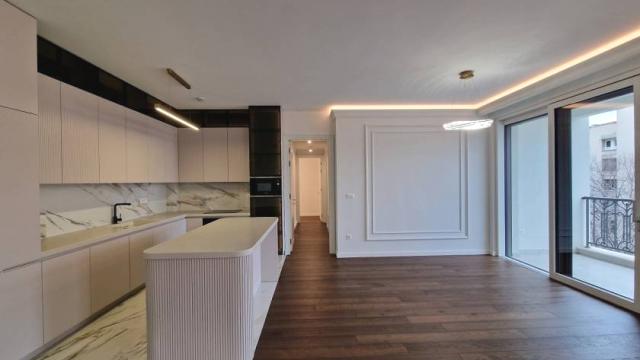 Stan, Petosoban, Izdavanje, 147m2, Beogradska