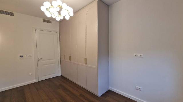 Stan, Petosoban, Izdavanje, 147m2, Beogradska