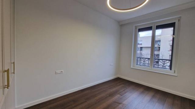 Stan, Petosoban, Izdavanje, 147m2, Beogradska